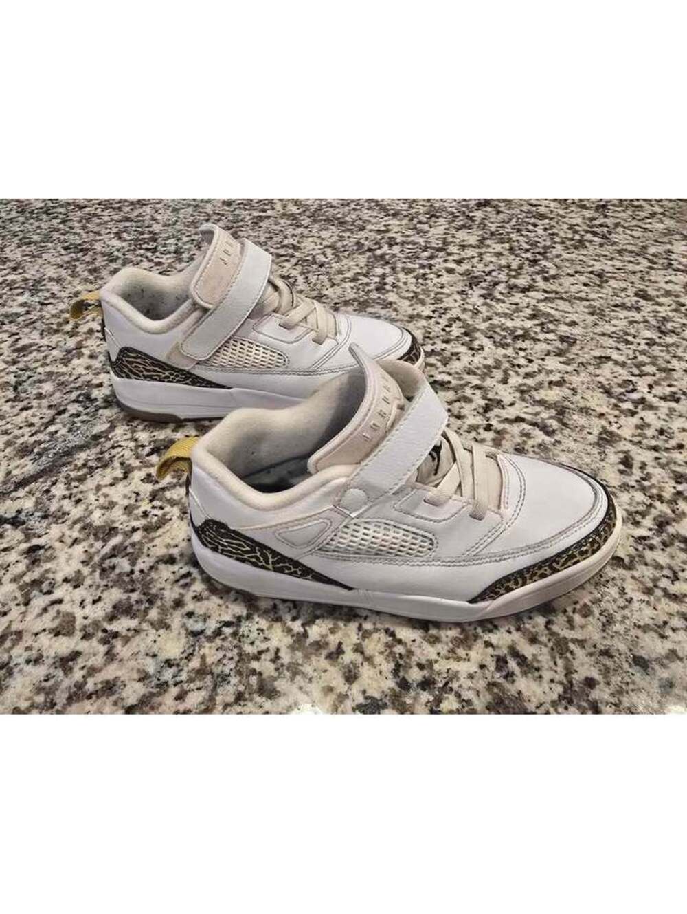 Nike Air Jordan Spizike Low Youth Size 2